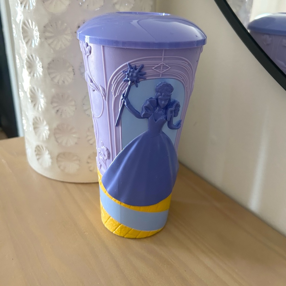 Wicked For Good Glinda Collectible Gripper Tumbler Cup with Lid No Straw